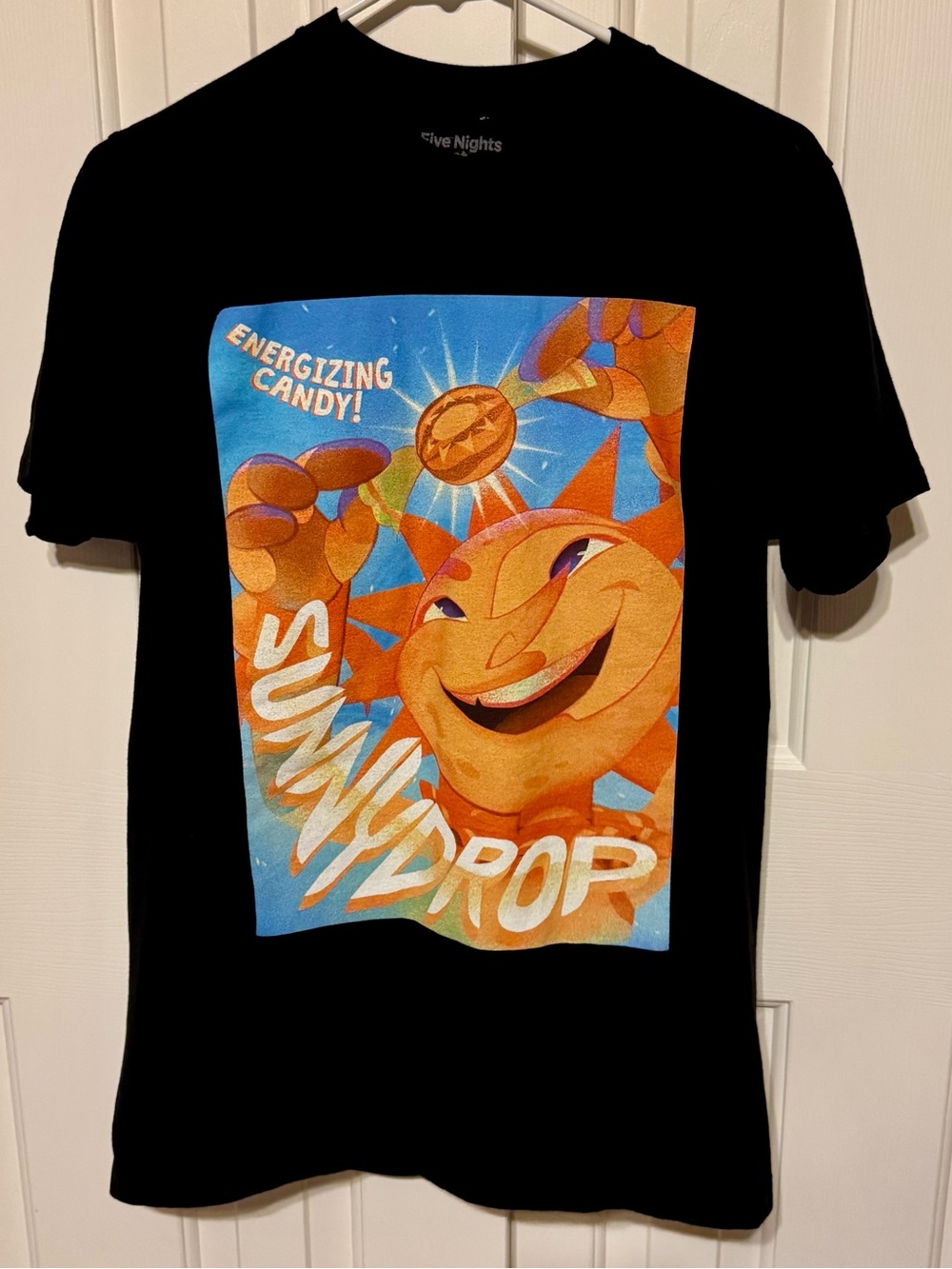 Spencer’s Five Nights at Freddy’s SunnyDrop Graphic Tee Size M